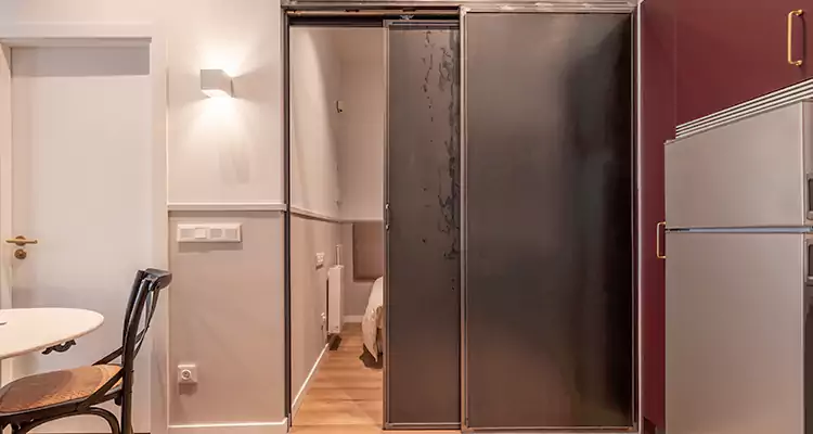 We Fix Closet Sliding Door in Pine Hills, FL 