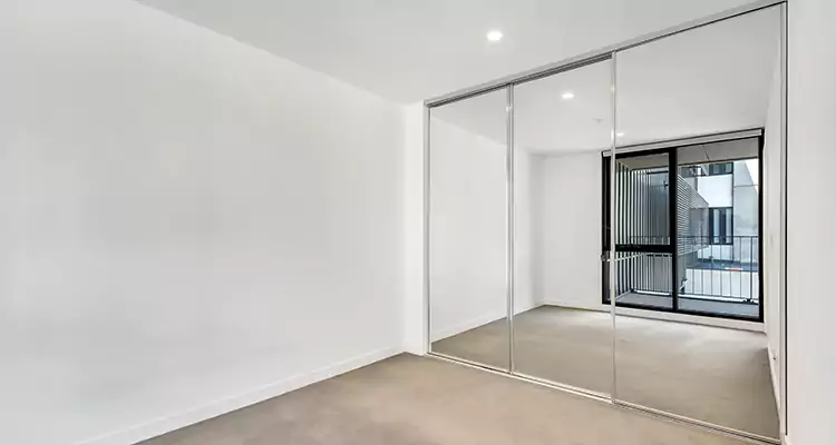 Why Homeowners Choose Us for Sliding Mirror Door Replacement in Pine Hills, FL