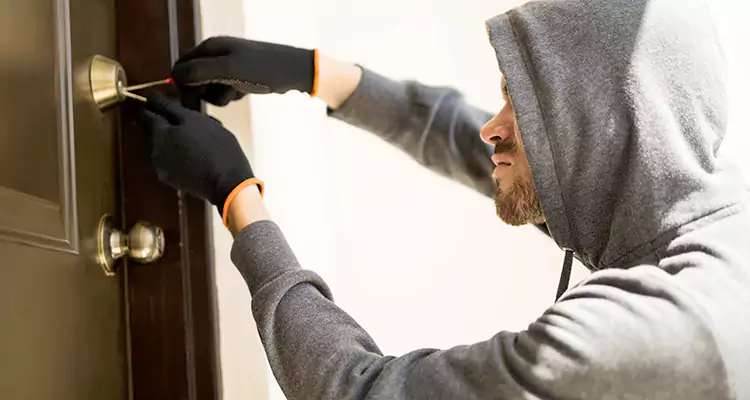 Emergency Motel Lock Repairs—Available 24/7 in Pine Hills, FL
